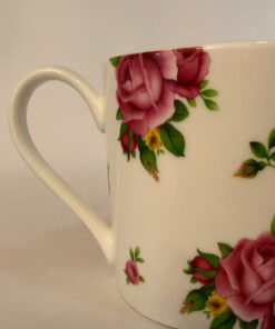 Royal Albert New Country Roses mug White Red