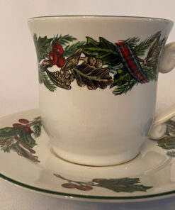 Royal Gallery Garland Cup & Saucer Holly with red berries Bone
