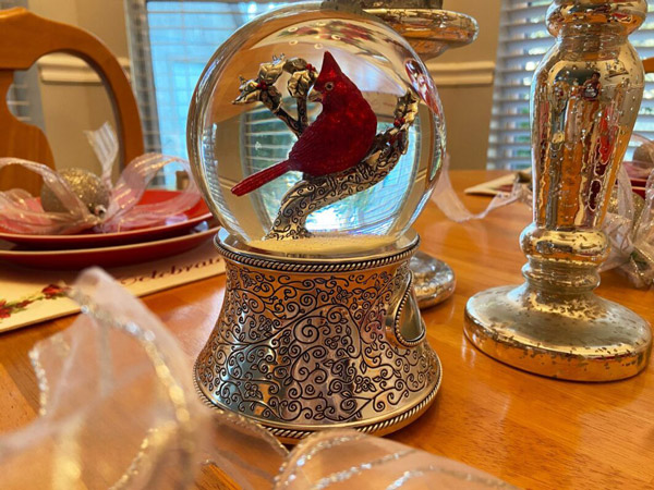 cardinal musical globe table setting